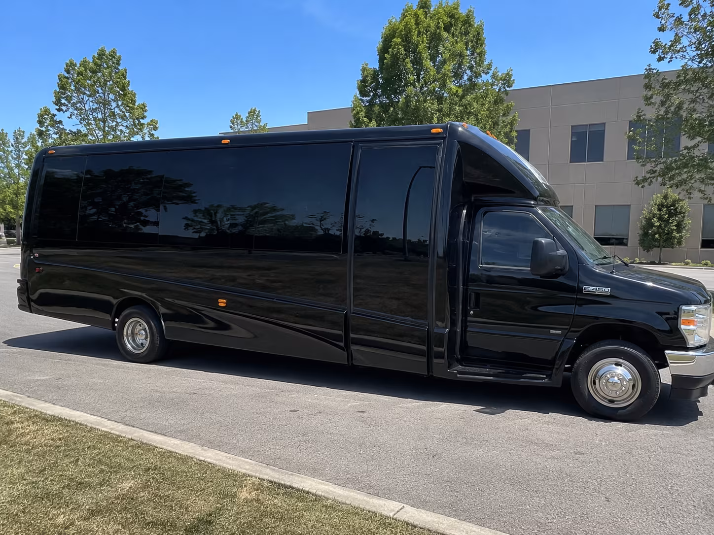 Detroit Homecoming & Prom Party Bus Rentals